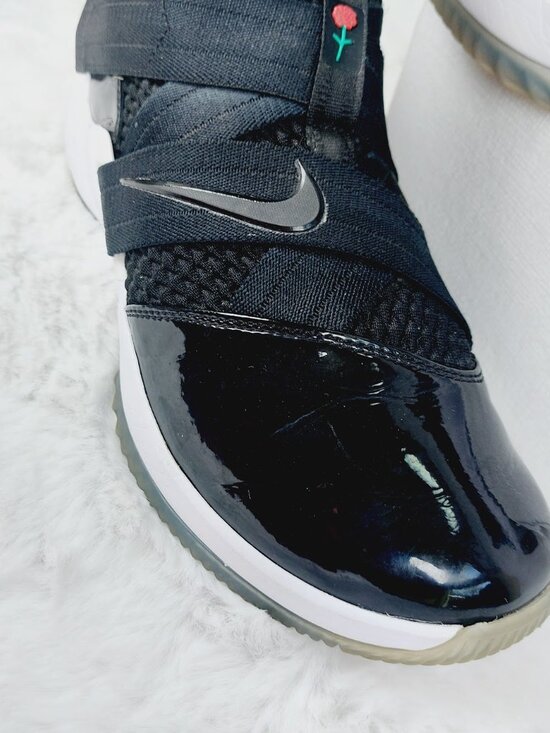 Nike LeBron Soldier 12 SFG Men\'s Black White Slip-On Basketball Shoes Size 9.5 main image 5